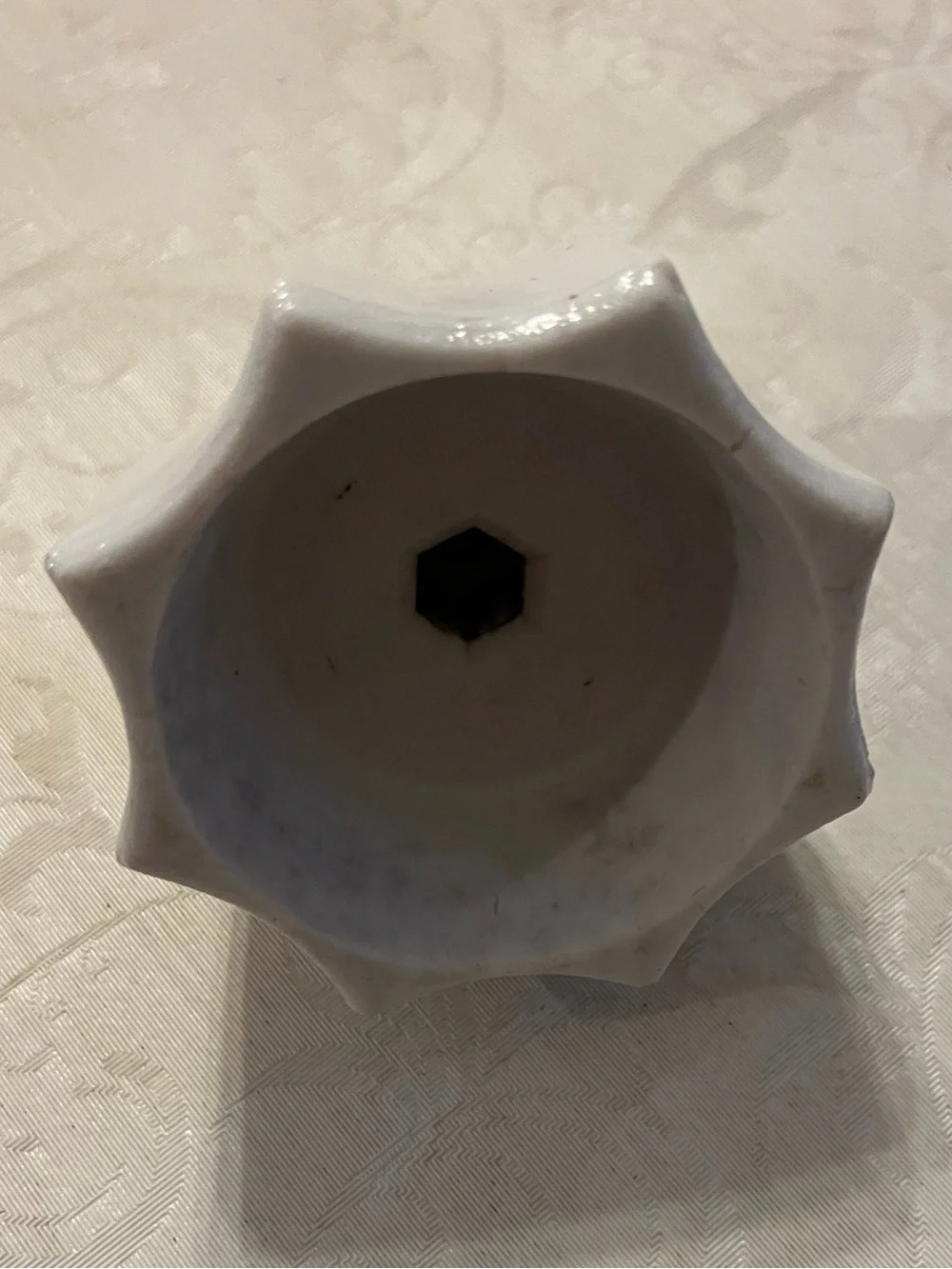 Milk glass Manual Citrus Juicer with Built-In Strainer